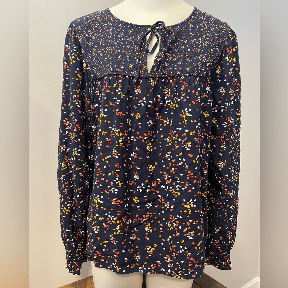 Loft size large, long sleeve keyhole tie front elastic ruffle wrist top